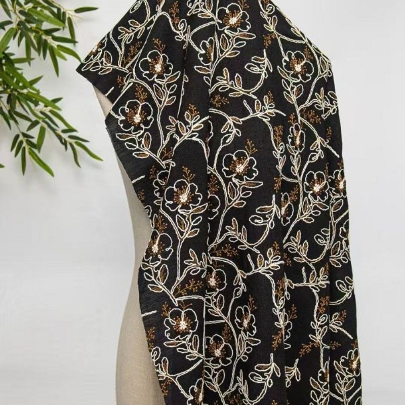 Haftowana tiulowa koronka, tka – Lace Dress recenzja i cena