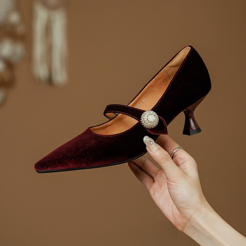 Czerwone szpilki Mary Jane z o – Womens Heels recenzja i cena